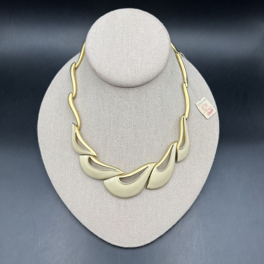 Vintage Trifari Bib Collar Necklace Gold Tone Bar Link Abstract Design 1980s - Picture 2 of 9